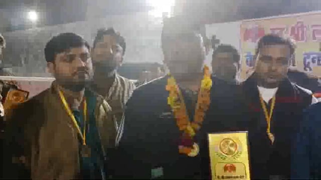 स्वर्गीय लक्ष्मण शरण मौर्य बैडमिंटन टूर्नामेंट में विजयी प्रतिभागियों ने कहा ऐसे आयोजन प्रतिवर्ष होने चाहिए