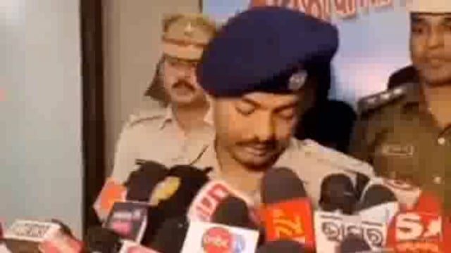 ଢେଙ୍କାନାଳ ଜିଲ୍ଲାରେ ପୋଲିସର ବଡ଼ ସଫଳତାପଞ୍ଚୁପଟି ନିକଟରୁ ଏଟିଏମ୍ କାଟି ୮ଲକ୍ଷରୁ ଉର୍ଦ୍ଧ ଟଙ୍କା ଲୁଟ୍ |ଆନ୍ତ ରାଜ୍ୟ ଡକାୟତି ଗ୍ୟାଙ୍ଗ ଗିରଫ