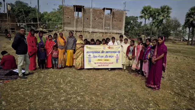 उड़ान परियोजना के तहत किशोरियों को बाल विवाह जैसे कुप्रथा सहित वीषियों पर बारी बारी से दी जानकारी