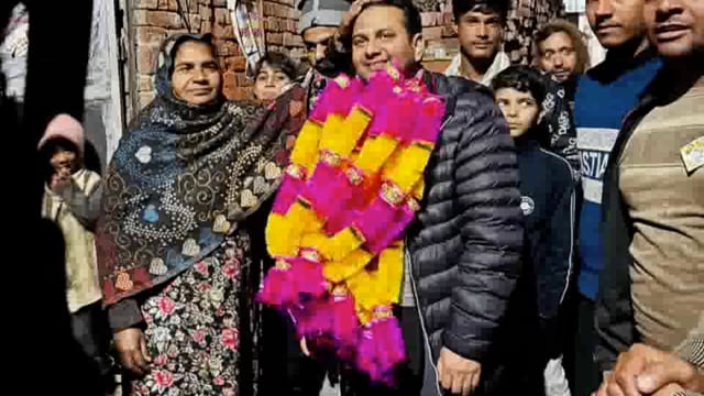 नगर पंचायत लंढौरा वार्ड नंबर 8 से सभासद प्रत्याशी मोहम्मद रब्बान ने जनता से की वोट की अपील!