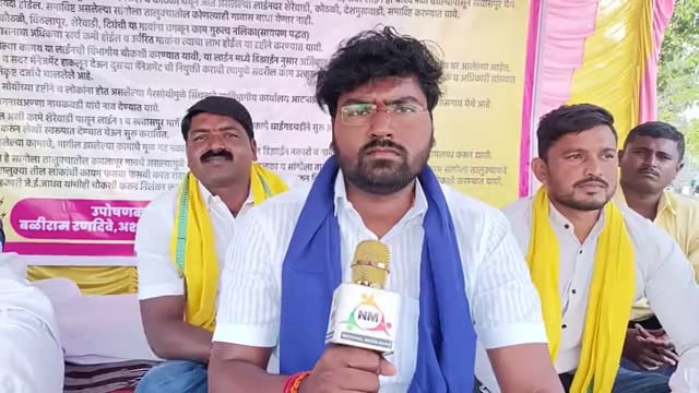 टेंभू योजनेच्या कामातील अनियमितता बद्दल दिघंची येथील युवकांचे तहसील कार्यालयासमोर बेमुदत उपोषण सुरू