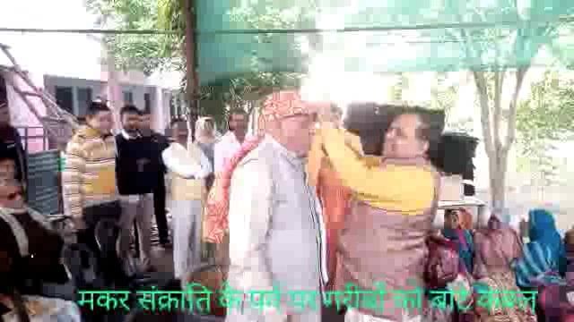 सोनई: श्रीदेवी असहाय सेवा संस्थान ने बांटे180 कंबल कराई भोजन प्रसादी, गरीबों के खिले चेहरे 