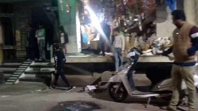 वृंदावन के गोरा नगर में वर्चस्व की लड़ाई में हुई फायरिंग दूध लेने जा रही बच्चें को लगी गोली