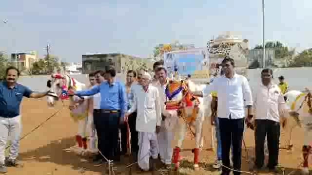 पंचायत समितीने भरविला उदगिरात पशुपक्षी प्रदर्शन