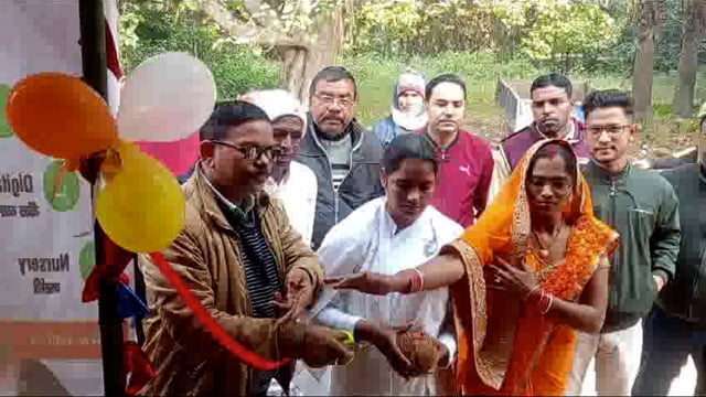 कृषि उद्यमी सेवा केंद्र का फीता काट कर किया गया उद्धघाटन