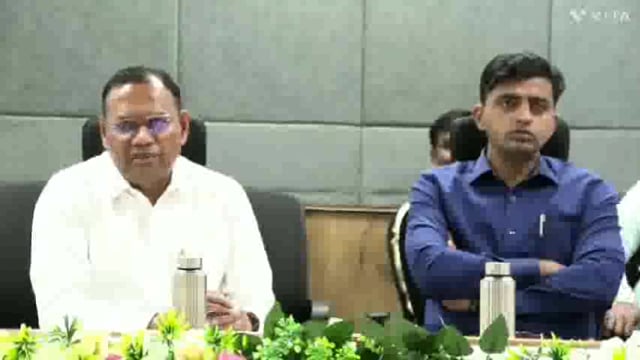 कोल्हापुरा जिल्हाधिकारी अमोल येडगे यांच्या उपस्थितीत महसूल कर्मचारी कल्याण निधी समिती सन 2023- 24 या शैक्षणिक वर्षातील शिष्यवृत्ती व उत्तेजनार्थ बक्षीस वितरण समारंभ पार पडला.