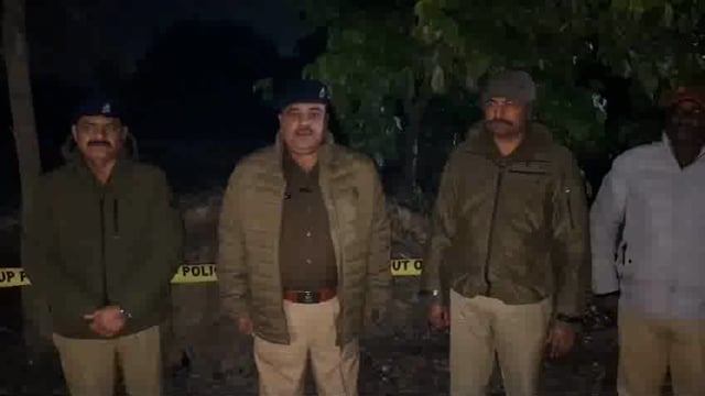 Hathras: थाना हाथरस जंक्शन पुलिस टीम की बदमाशो से हुई मुठभेड़। एक घायल 03 अन्य गिरफ्तार। एसएसपी की बाइट।