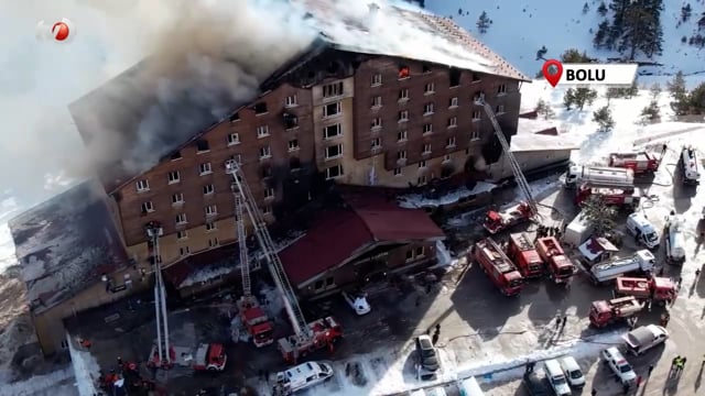 Alev Alev Yanan Otel Havadan Görüntülendi