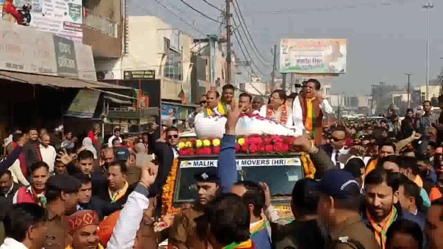 लक्सर मुख्यमंत्री पुष्कर सिंह धामी ने भाजपा प्रत्याशी देवेंद्र चौधरी के लिए निकाला भव्य रोड शो!