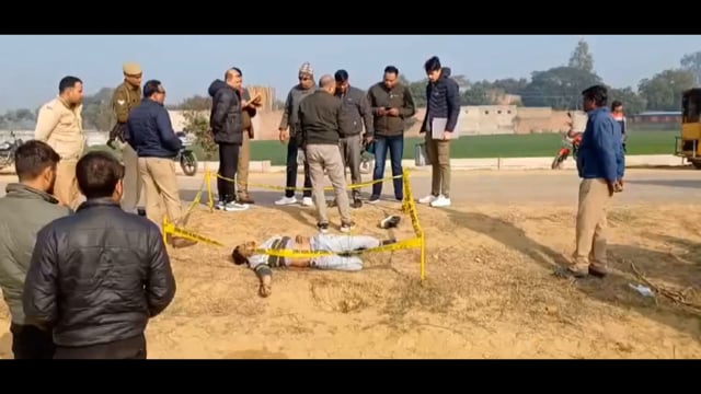 निर्माणाधीन मथुरा बरेली हाइवे पर अज्ञात शव मिलने से सनसनी,पुलिस जुटी शिनाख्त में..