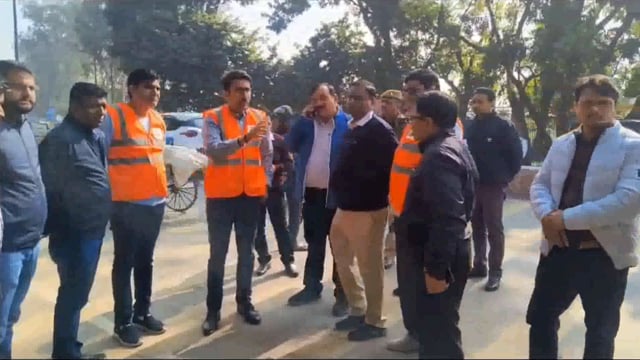 पैदल भ्रमणकर नगर आयुक्त ने चलाया विशेष सफाई अभियान#