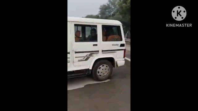 सिंटेक्स विभाग की टीम ने यमुना हाईवे एक्सप्रेस वे पर आगे खड़े होकर चेकिंग करते समय कराया बड़ा हादसा