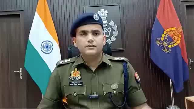 उत्तर प्रदेश-सपा काल में मुंबई का माहौल ,

स्मार्ट होर्डिंग लगाकर खूब माहौल बनाने वाले सुभाष पासी अरेस्ट- 

भाजपा नेता पूर्व विधायक सुभाष पासी भाजपा के मंत्री नितिन अग्रवाल की बहन से ठगी करने के मामले में गिरफ़्तार,

हरदोई पुलिस ने किया गिरफ़्तार