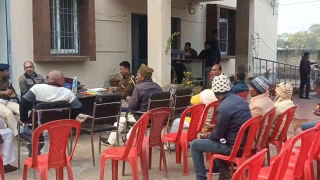 शांति समिति की बैठक में बोले थाना अध्यक्ष सरस्वती पूजा में डीजे बजाया तो होगी कार्रवाई, पूजा के लिए लाइसेंस जरूरी 