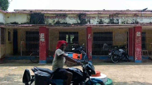 खाद की कालाबाजारी के आरोप में दो दुकानदार निलंबित, अन्य दुकानदार यूरिया ऊंची कीमत पर बेचने की जुगत में जुटे 