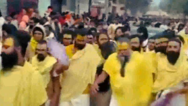 श्रीधाम वृंदावन में विश्व विख्यात संत श्री प्रेमानंद जी महाराज ने अपने हजारों भक्तों के साथ लगाए पंचकोशीय परिक्रमा@