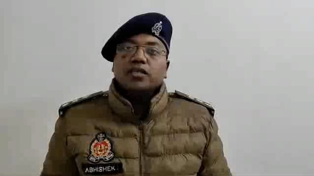 पडरौना में डॉ पुष्कर यादव पर फर्जी तरीके से इलाज करने  का लगा आरोप डॉ पुष्कर यादव पर लिखा गया मुकदमा