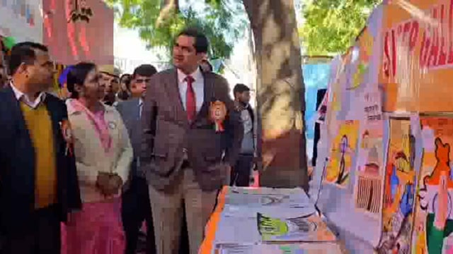 राष्ट्रीय मतदाता दिवस पर जिलाधिकारी ने मतदाता जागरूकता के लिए दिलाई शपथ