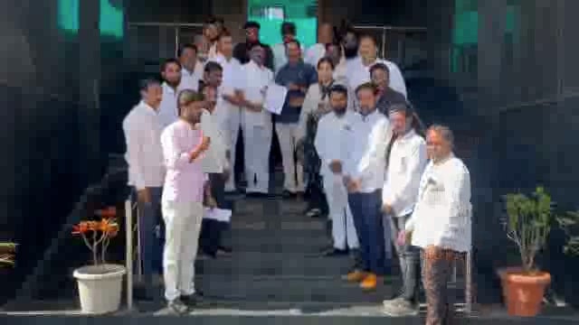 निवडणूक आयोगाच्या पक्षपाती कारभारा विरोधात काँग्रेसचे तहसीलदार यांना निवेदन