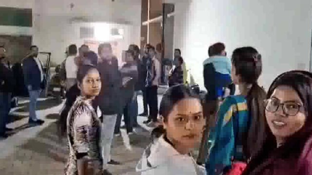 मथुरा में जादूगर ओ पी शर्मा के शो में जमकर हुआ हंगामा@01.santoshkumar.01 