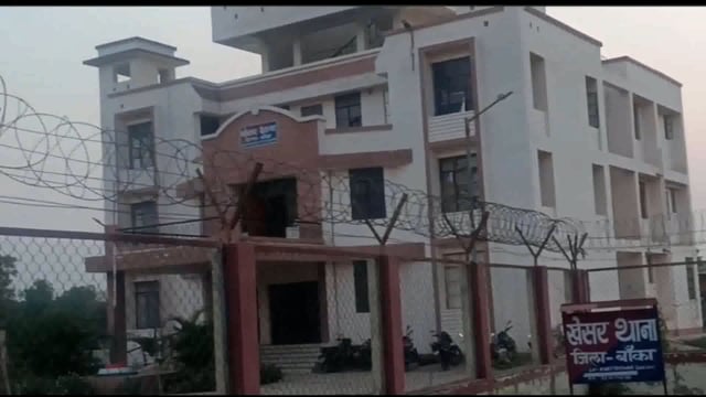 15 लीटर देसी महुआ शराब के साथ एक महिला शराब कारोबारी को महिला पुलिस के सहयोग से रंगे हाथ किया गया गिरफ्तार