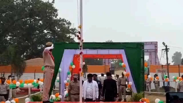 ଢେଙ୍କାନାଳ ଷ୍ଟାଡିୟମ ପାଳିତ ହୋଇଛି ୭୬ତମ ସାଧାରଣତନ୍ତ୍ର ଦିବସ ଜିଲ୍ଲା ଅରକ୍ଷୀ ଅଧିକ୍ଷକ ଙ୍କ ସହ ଜିଲ୍ଲା ପ୍ରଶାସନ 