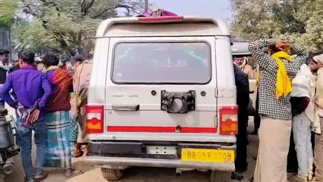 नवादा शाहपुर में अपराधियों का तांडव पशु व्यवसाय से गोली मारकर की 19लाख की लूट जांच में जुटी पुलिस