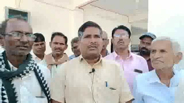 नाफेड सोयाबीन केंद्रावर माप बंद,शेतकऱ्यानी गाठले उपजिल्हाधिकारी कार्यालय