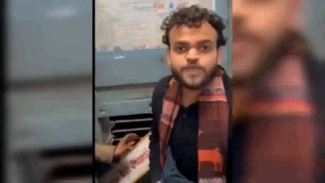 झांसी से प्रयागराज जा रही महाकुंभ स्पेशल ट्रेन पर हरपालपुर के पास उपद्रवियों ने किया हमला यात्रियों में मची चीख पुकार l