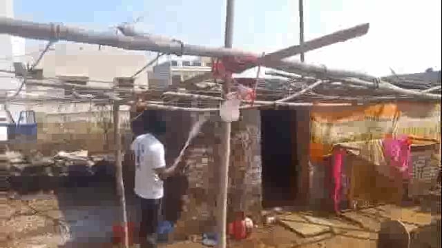 रामनगर भागात बर्डफ्ल्युची लागण झालेल्या कुक्कुटपालनात निर्जंतुकीकरण फवारणी