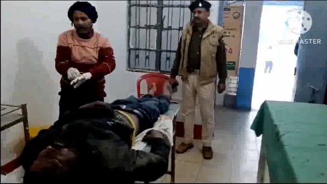 छतहरा मोड़ के समीप पेड़ से टकराकर बाइक सवार युवक गंभीर रूप से जख्मी। भागलपुर रेफर।