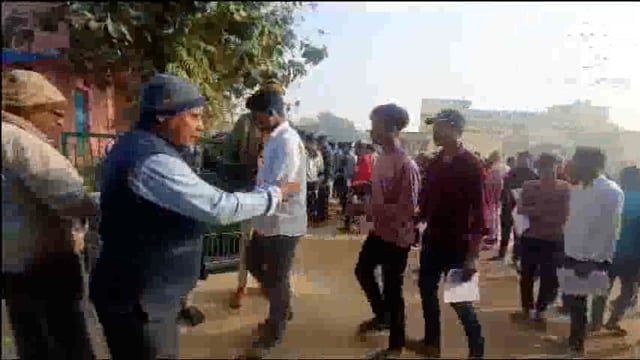 कड़ी सुरक्षा व्यवस्था के बीच इंटरमीडिएट की परीक्षा की शुरुआत।पहले दिन 29 छात्र रहे अनुपस्थित।