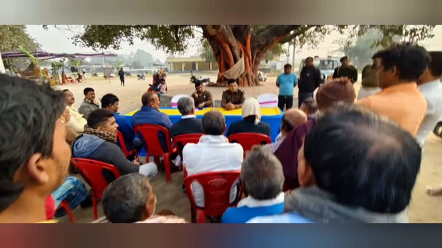 सरस्वती पूजा को लेकर प्रखंड बगहा एक बीडीओ प्रदीप कुमार एवं नगर थानाध्यक्ष अनिल कुमार के  द्वारा ग्रामीणों एवं सरस्वती पूजा सदस्यों के साथ किया बैठक