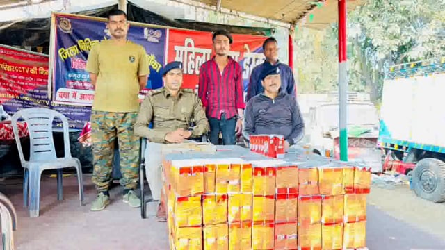 चांदन थाना पुलिस ने 345.06 लीटर विदेशी शराब सहित प्रयुक्त पिकअप वाहन समेत चालक सह एक शराब तस्कर किया गिरफ्तार 