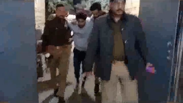 *दिनांक 02.02.2025 को थाना संग्रामगढ़ क्षेत्रान्तर्गत संग्रामगढ़ से जलेश्वरगंज रोड़ पर ग्राम प्रतापपुर चेरगढ़ के पास थान