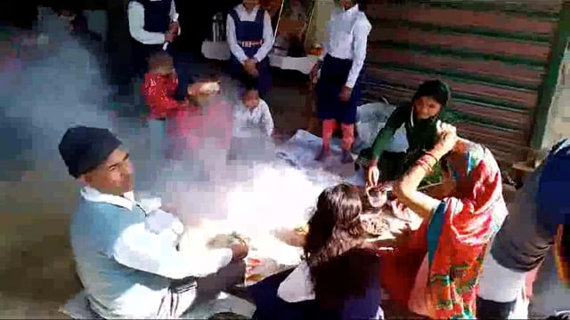 बसंत पंचमी पर्व पर विद्यालयो में हुए हवन पूजन सरयूदेवी इंटर कालेज में आयोजित हुए रंगारंग कार्यक्रम 