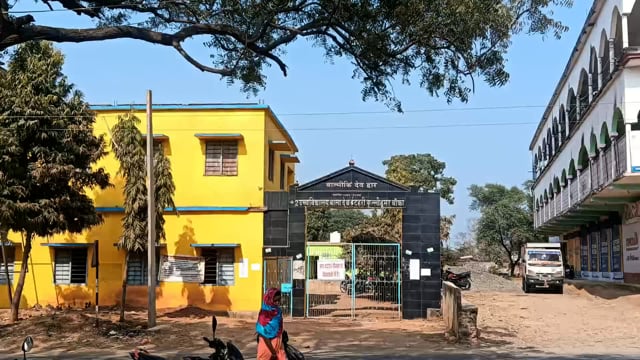 इंटर के दूसरे दिन की परीक्षा शांतिपूर्वक संपन्न, प्लस टू उच्च विद्यालय फुल्लीडुमर में 4 छात्र रहे अनुपस्थित