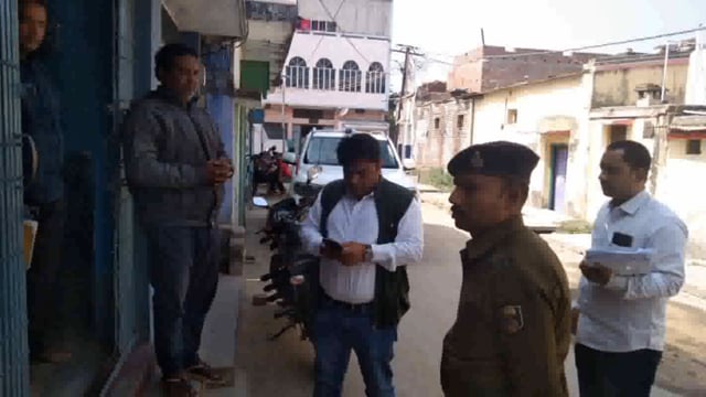 BANKA: अनुमंडल पदाधिकारी के द्वारा जन वितरण प्रणाली विक्रेताओं के दुकान की कि गयी जांच। 