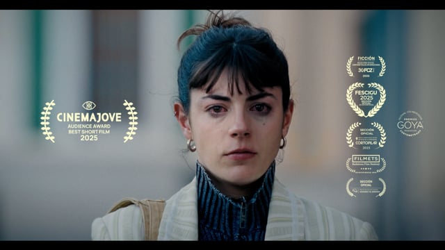 Trailer  |  Trece gatos.