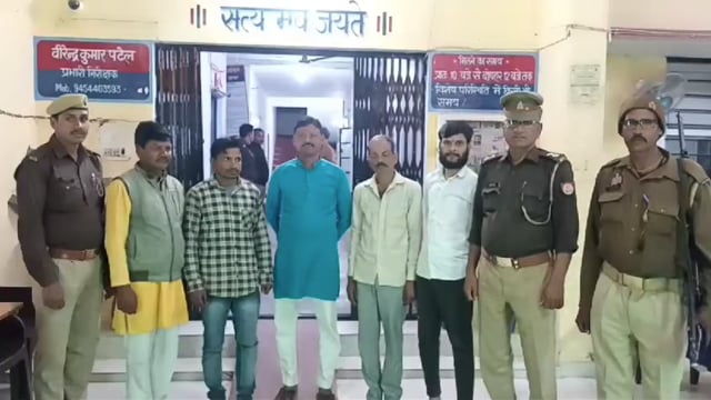 जुए के अड्डे पर छापा मारकर पकड़े गए 5 जुआरी 