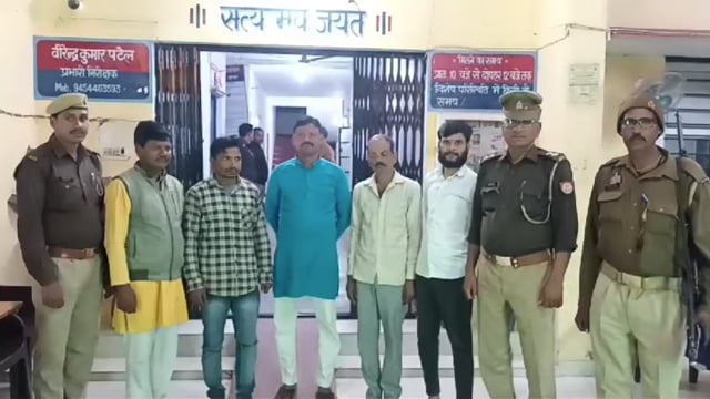 जुए के अड्डे पर छापा मारकर पकड़े गए 5 जुआरी 