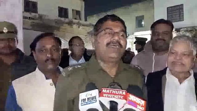 होली गेट पर यातायात व्यवस्था सुचारु करने के लिए व्यापारियों के साथ पुलिस ने की बैठक