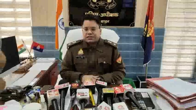 सपा नेता हाजी रजा की तीन करोड़ की प्रॉपर्टी को जिला प्रशासन ने किया कुर्क, हिस्ट्रीशीटर की कमर तोड़ चल रही कार्रवाई