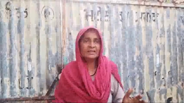 दबंग ने महिला के घर का ताला तोड़कर घर पर कब्जा करने का प्रयास रोकने पर महिला को मारा पीटा पीड़ित महिला पहुंची थाने 