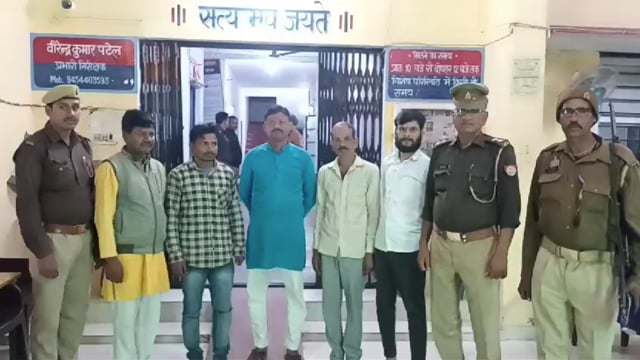 जुए के अड्डे पर छापा मारकर पकड़े गए 5 जुआरी 