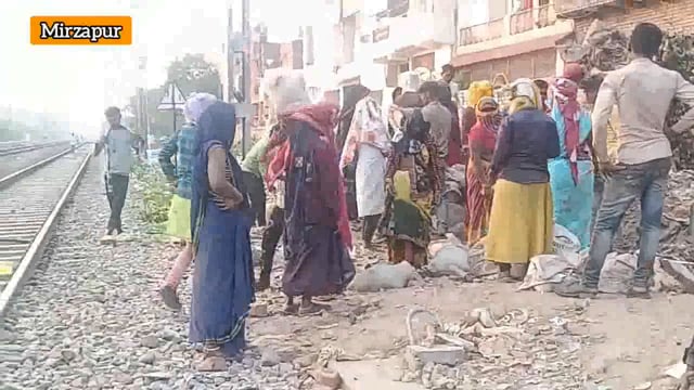 मिर्जापुर में रेलवे की लापरवाही ने नाबालिग मजदूरों की जान को डाला जोखिम में  #mirzapur #रेलवे