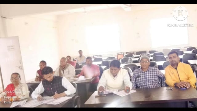 90 साल से ऊपर के मतदाताओं के सत्यापन हेतु प्रखंड मुख्यालय में हुई  बीएलओ की बैठक।