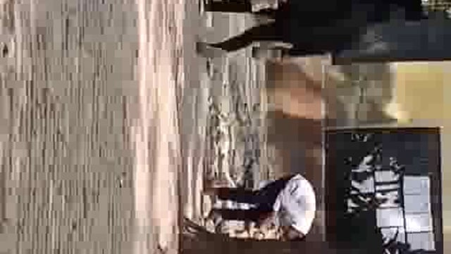 मथुरा: अध्यापक के निर्देशन में ईट ढोते छात्र, वीडियो वायरल 