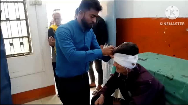 प्रतिमा विसर्जन में हुए विवाद को लेकर छात्र को पत्थर मारकर किया जख्मी।