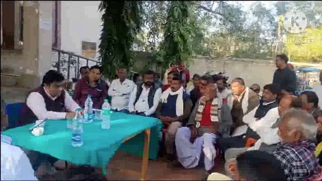 सरस्वती पूजा चंदा को लेकर हुई मारपीट को लेकर अमरपुर थाना में हुई शांति समिति की बैठक।